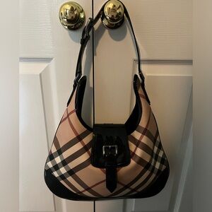 BURBERRY BROOK PATENT LEATHER HANDBAG